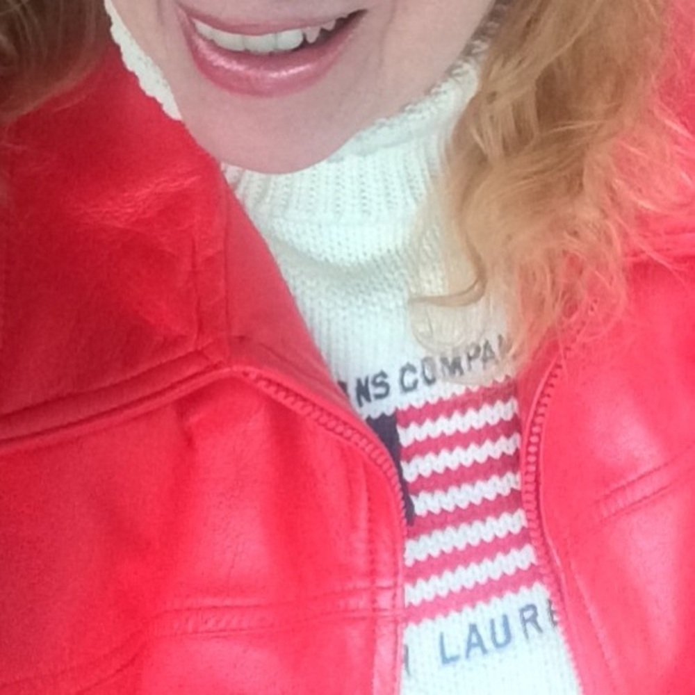 Meet your Posher, Denise! I love Poshmark!